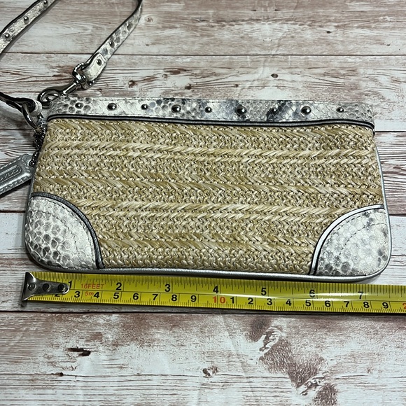 Coach Wristlet Coach Clutch - Picture 7 of 8